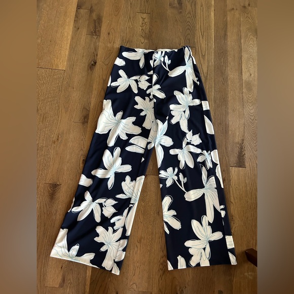 Brand new Boston Proper Beyond Travel pull on floral High-Rise Palazzo Pant - Picture 1 of 10